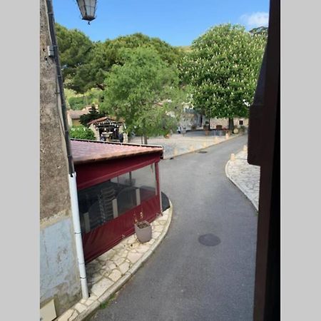 2 pièces de charme au coeur du village de CABRIS Extérieur photo