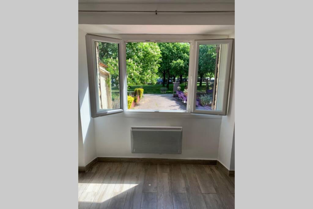 2 pièces de charme au coeur du village de CABRIS Extérieur photo