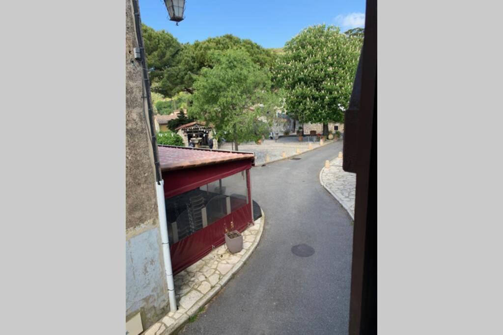 2 pièces de charme au coeur du village de CABRIS Extérieur photo