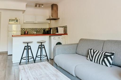 2 pièces de charme au coeur du village de CABRIS Extérieur photo