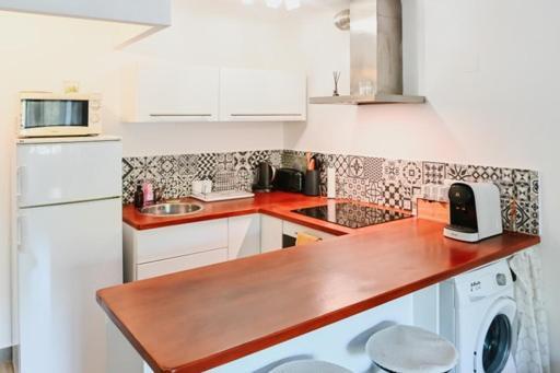 2 pièces de charme au coeur du village de CABRIS Extérieur photo