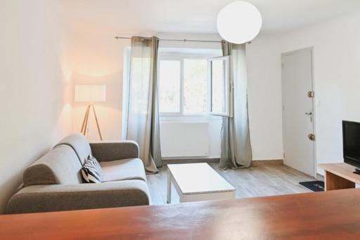2 pièces de charme au coeur du village de CABRIS Extérieur photo